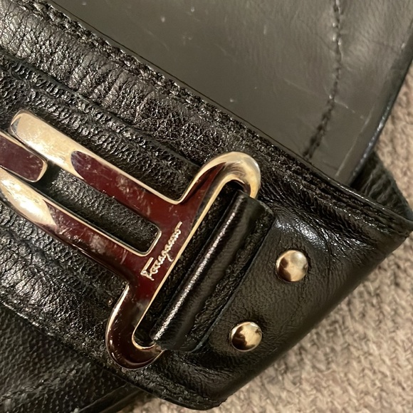 Salvatore Ferragamo leather black block sandals - Picture 2 of 7